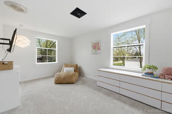 $414,900 | 923 South Avenue, St. Charles, IL 60174