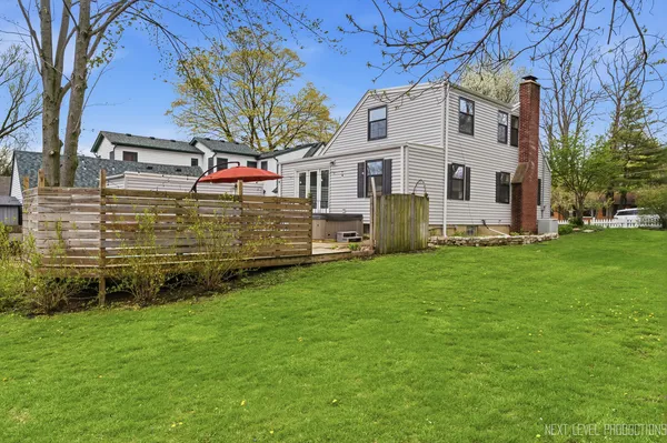 $414,900 | 923 South Avenue, St. Charles, IL 60174