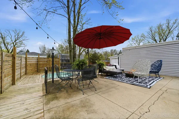 $414,900 | 923 South Avenue, St. Charles, IL 60174