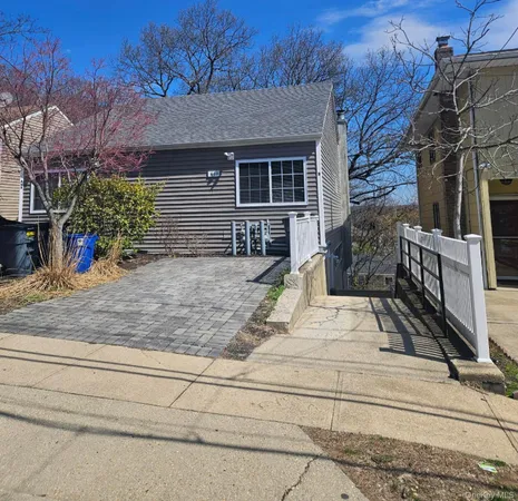 $3,950 | 60 Marwood Road North, Unit B, Port Washington, NY 11050