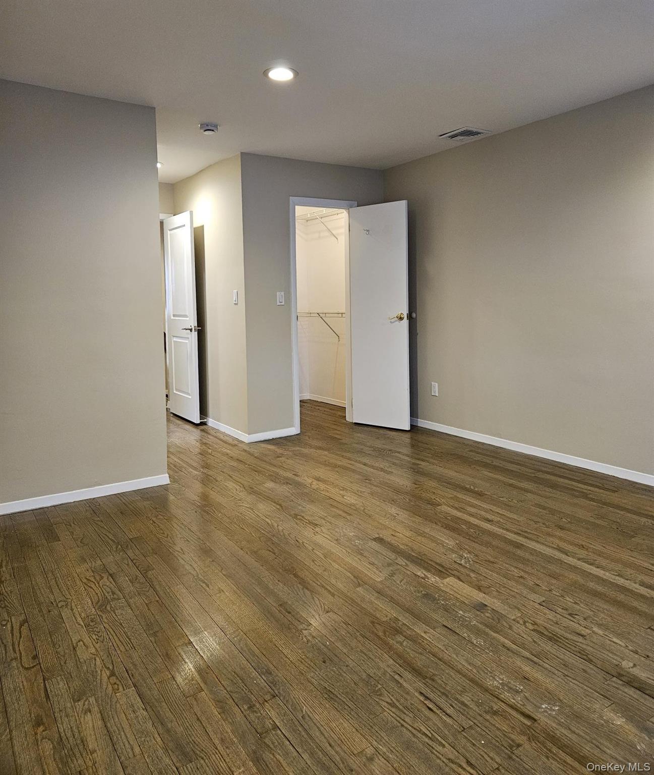 60 Marwood Road North, Unit B Port Washington, NY 11050 - Photo 5 of 17