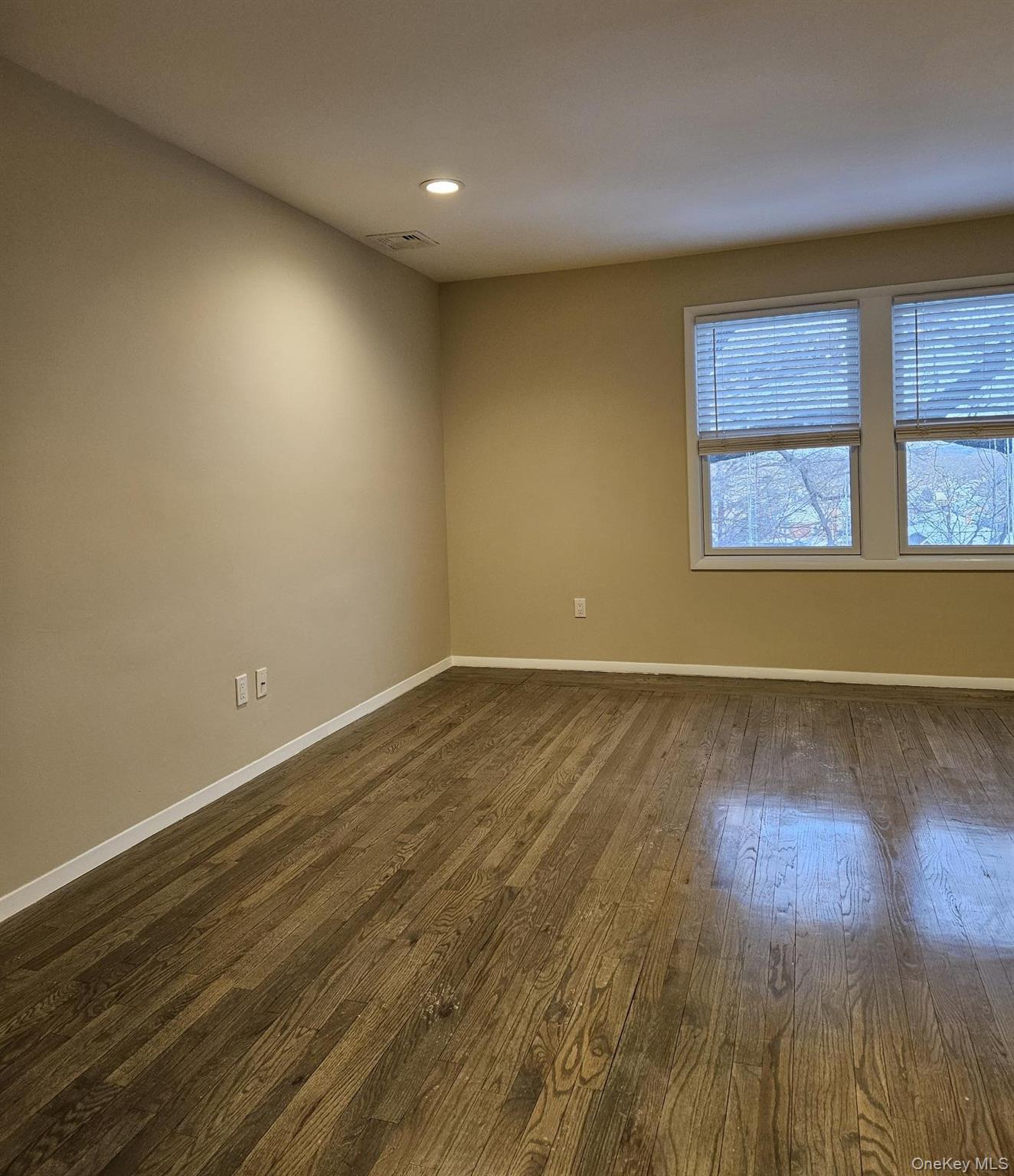 60 Marwood Road North, Unit B Port Washington, NY 11050 - Photo 6 of 17