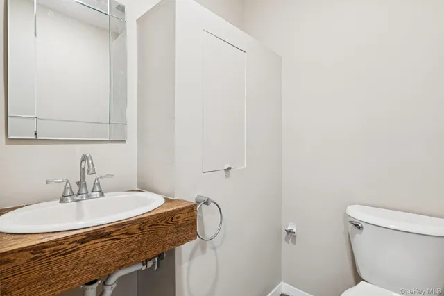 $3,950 | 60 Marwood Road North, Unit B, Port Washington, NY 11050