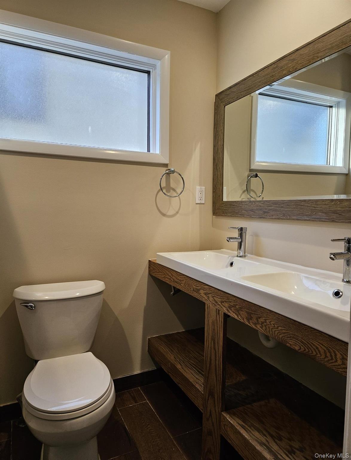 60 Marwood Road North, Unit B Port Washington, NY 11050 - Photo 8 of 17