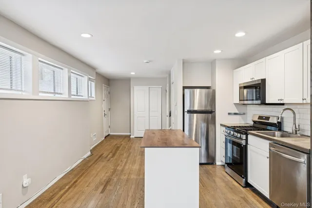 $3,950 | 60 Marwood Road North, Unit B, Port Washington, NY 11050