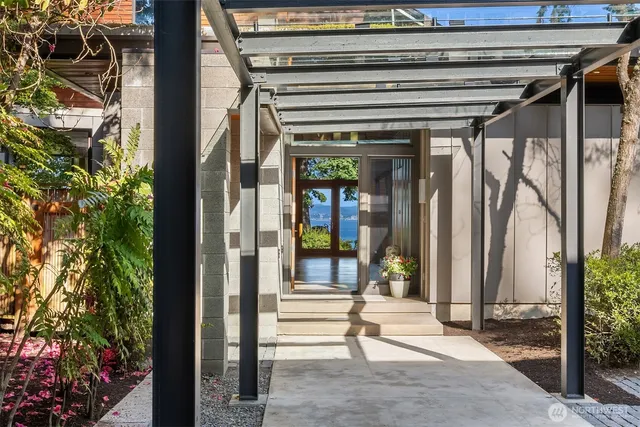 a view of entrance gate of the house