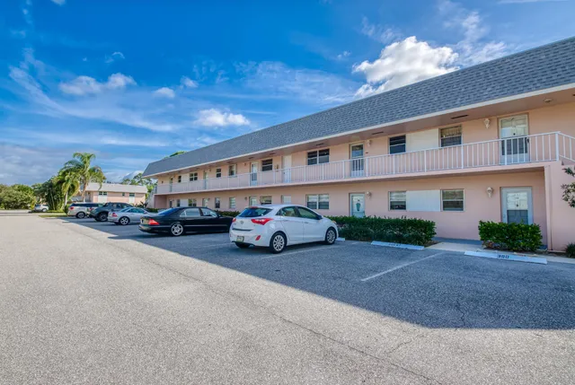 $2,000 | 18081 Southeast Country Club Drive, Unit 30299, Jupiter, FL 33469