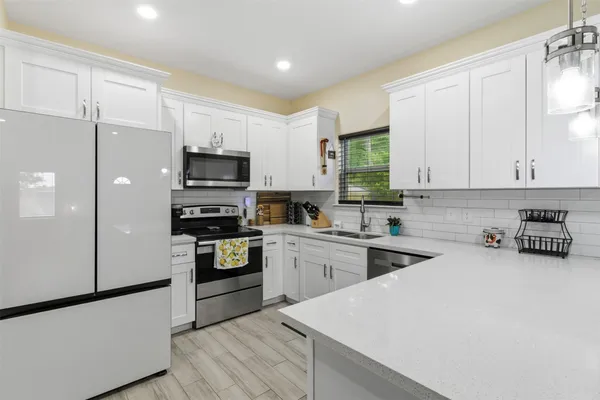 $2,275 | 16529 Kingsbury Drive, Conroe, TX 77303