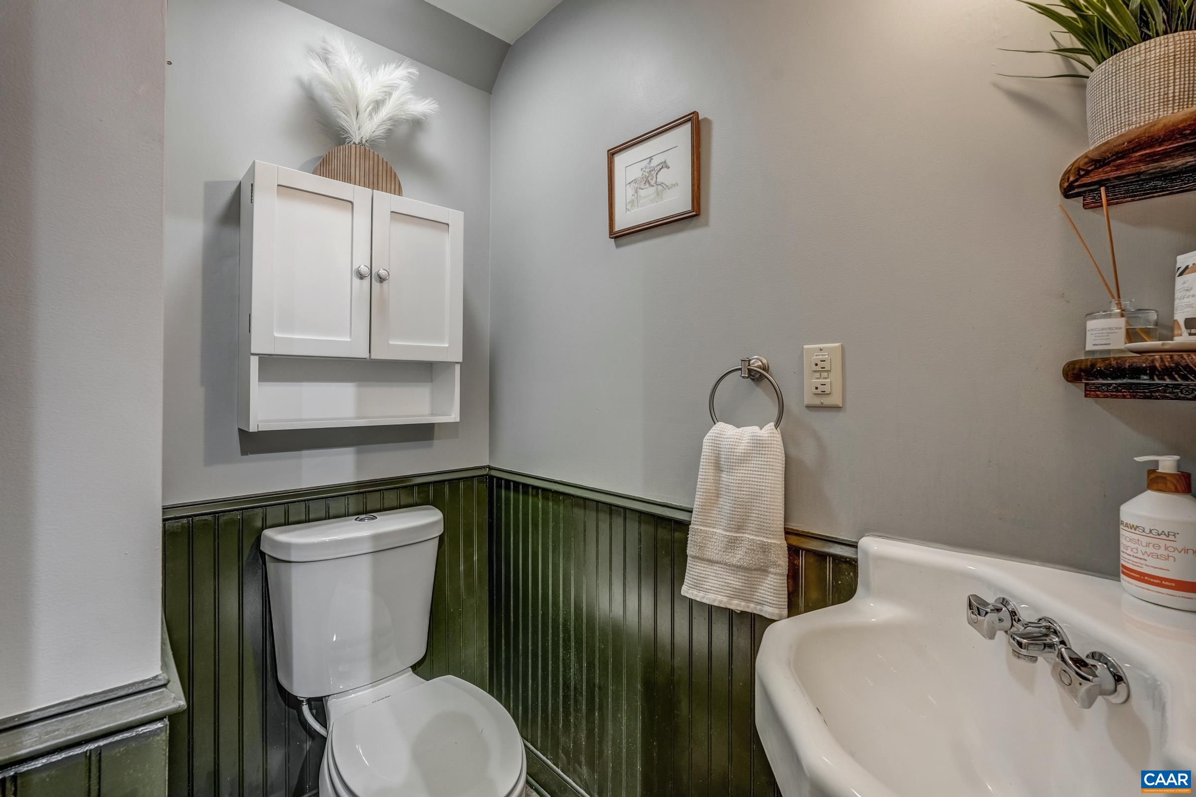 415 12th Street Northwest Charlottesville, VA 22903 - Photo 11 of 28