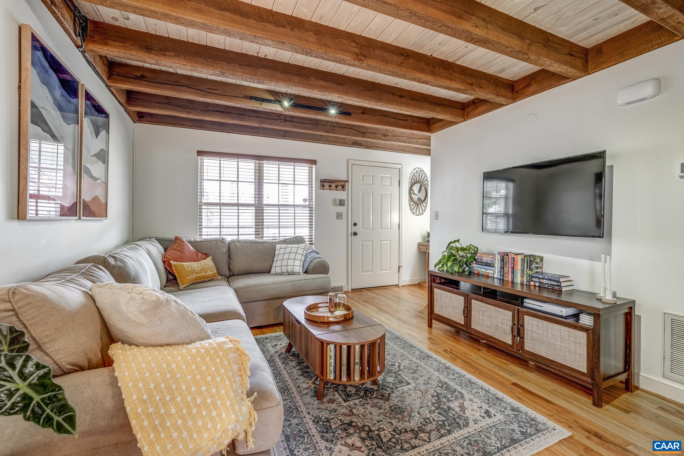 415 12th Street Northwest Charlottesville, VA 22903 - Photo 5 of 28