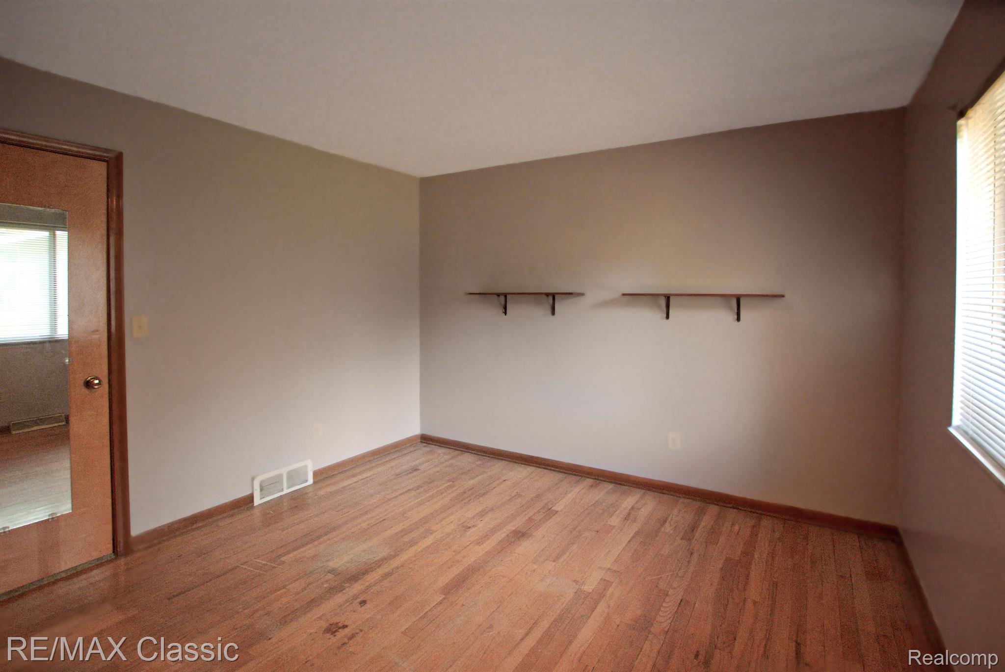 5959 Carroll Lk Road Commerce Township, MI 48382 - Photo 21 of 33 Bedroom 3