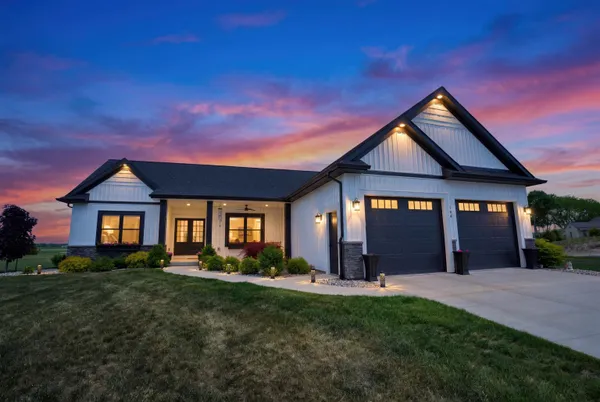 $645,000 | 184 Queen's Creek Drive, Frankenmuth, MI 48734