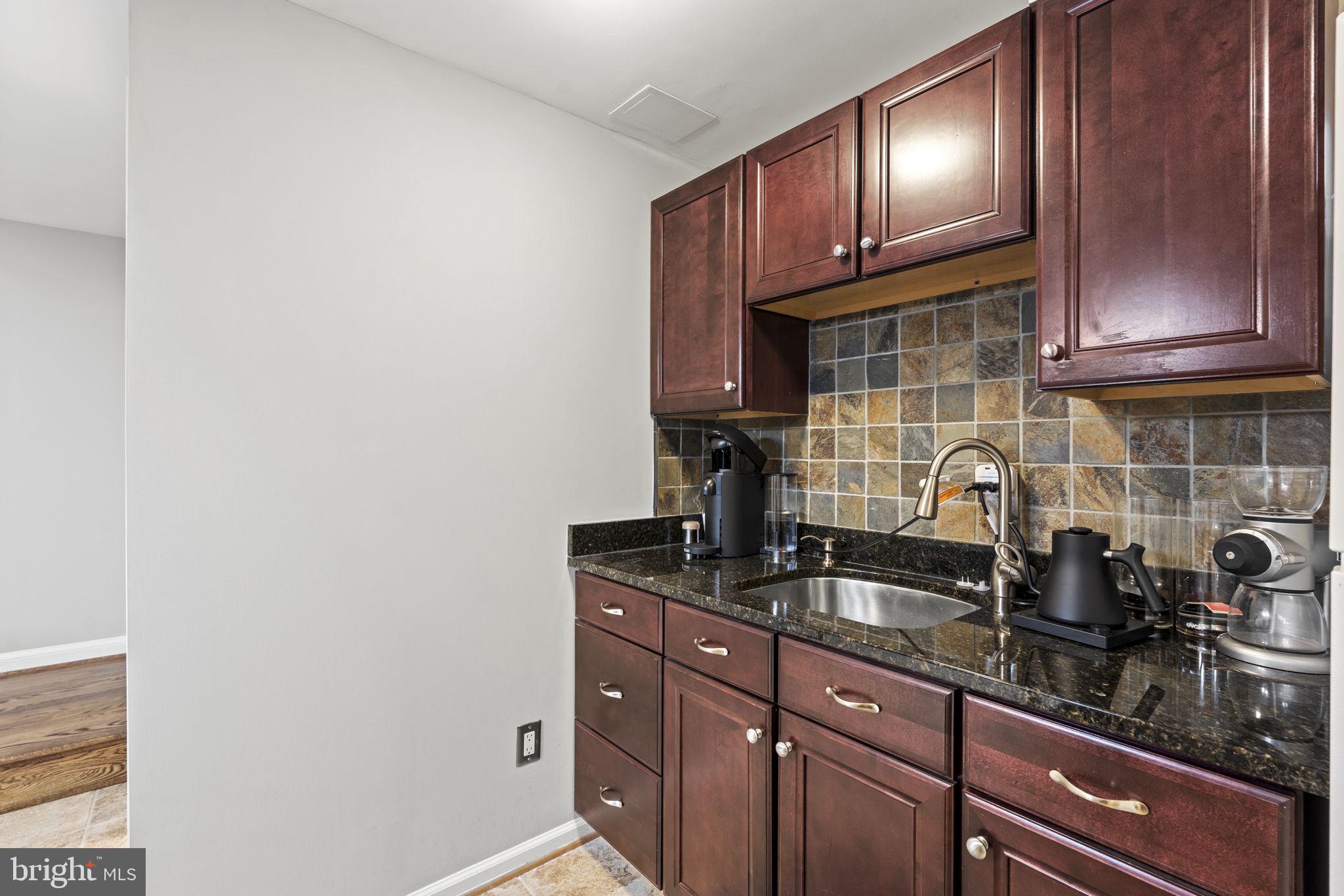7915 Treeside Court Springfield, VA 22152 - Photo 20 of 23 Gallery Image 20