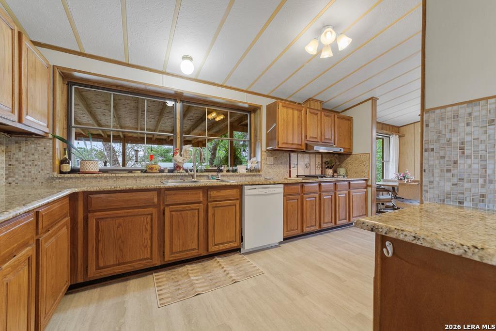 305 Silver Hills Road Kerrville, TX 78028 - Photo 4 of 52
