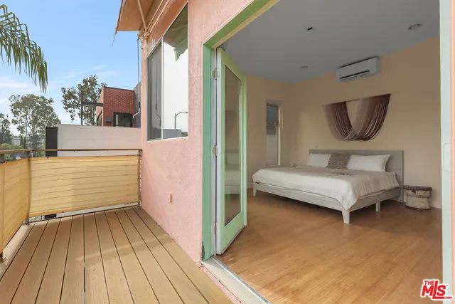 $6,950 | 621 Rose Avenue, Unit A, Venice, CA 90291