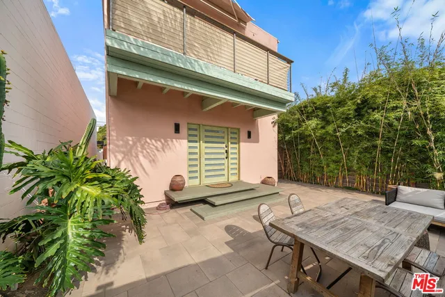 $6,950 | 621 Rose Avenue, Unit A, Venice, CA 90291