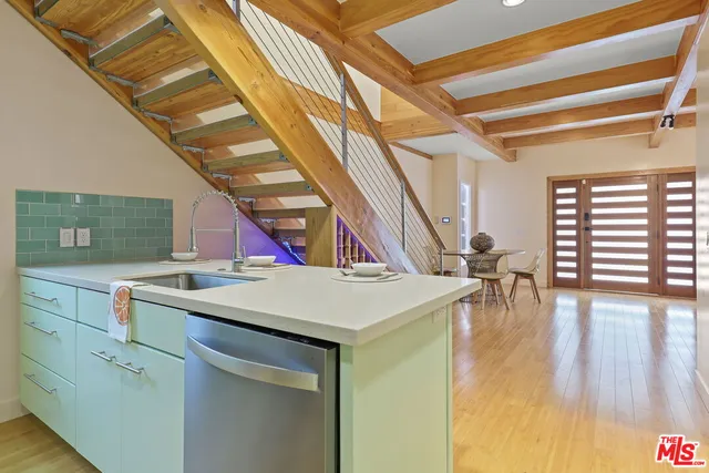 $6,950 | 621 Rose Avenue, Unit A, Venice, CA 90291