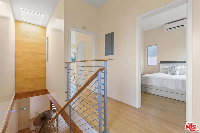 $6,950 | 621 Rose Avenue, Unit A, Venice, CA 90291