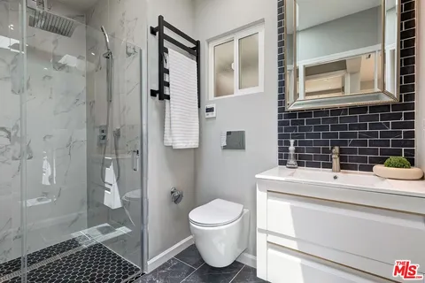 $2,495,000 | 10514 Kinnard Avenue, Los Angeles, CA 90024