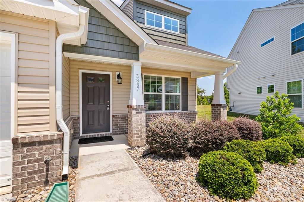 3887 Copperfield Court High Point, NC 27282 - Photo 6 of 44