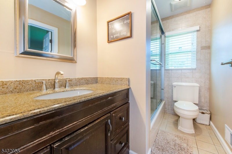 3 Knoll Road Fairfield, NJ 07004 - Photo 23 of 38