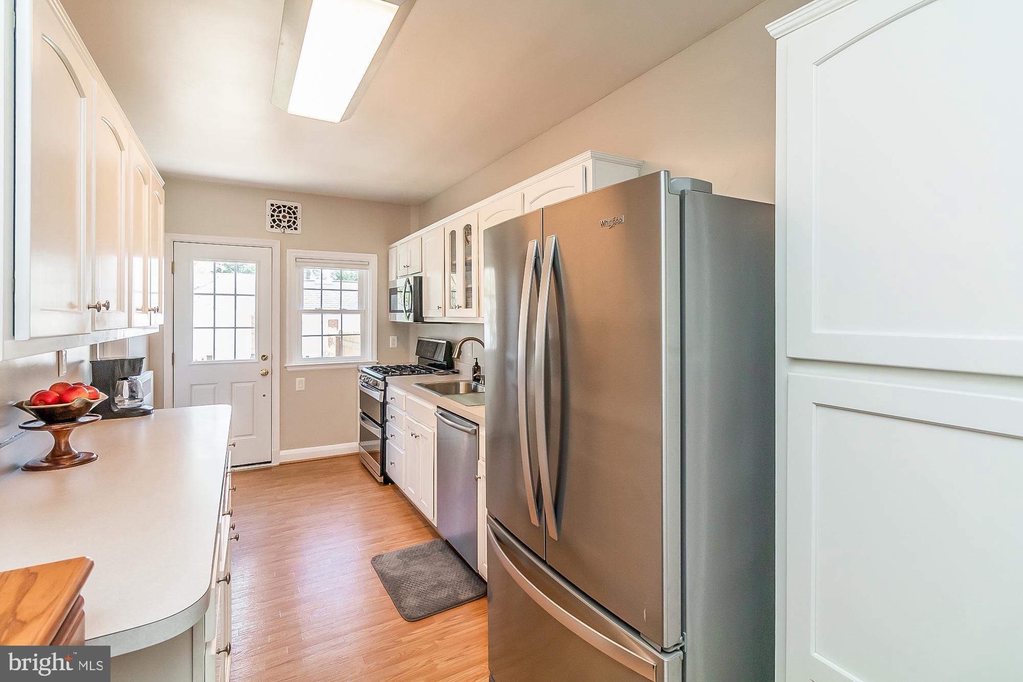 6429 Blenheim Road Baltimore, MD 21212 - Photo 23 of 57 SS appliances