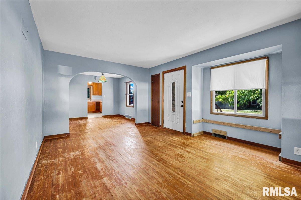 423 West Chestnut Street Chillicothe, IL 61523 - Photo 3 of 24