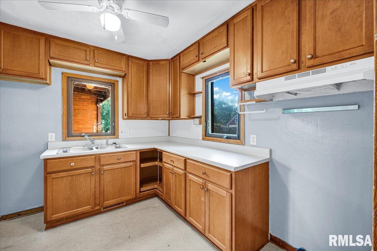 423 West Chestnut Street Chillicothe, IL 61523 - Photo 6 of 24