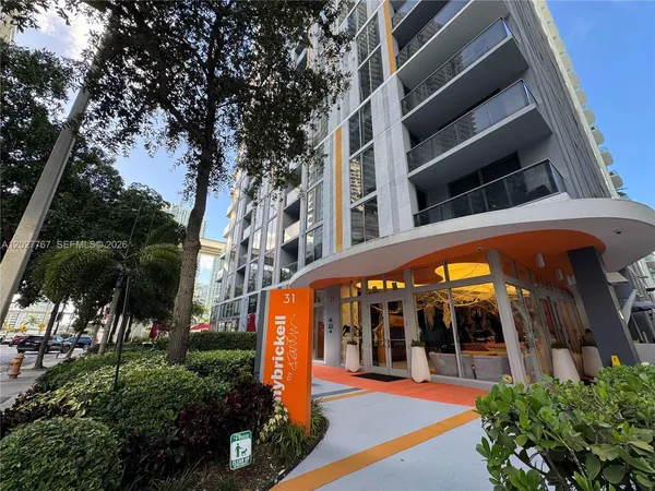 $2,400 | 31 Southeast 6th Street, Unit 903, Miami, FL 33131