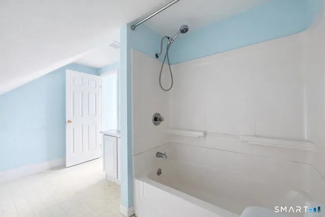 $1,100,000 | 98 Scofield Avenue, Stamford, CT 06906