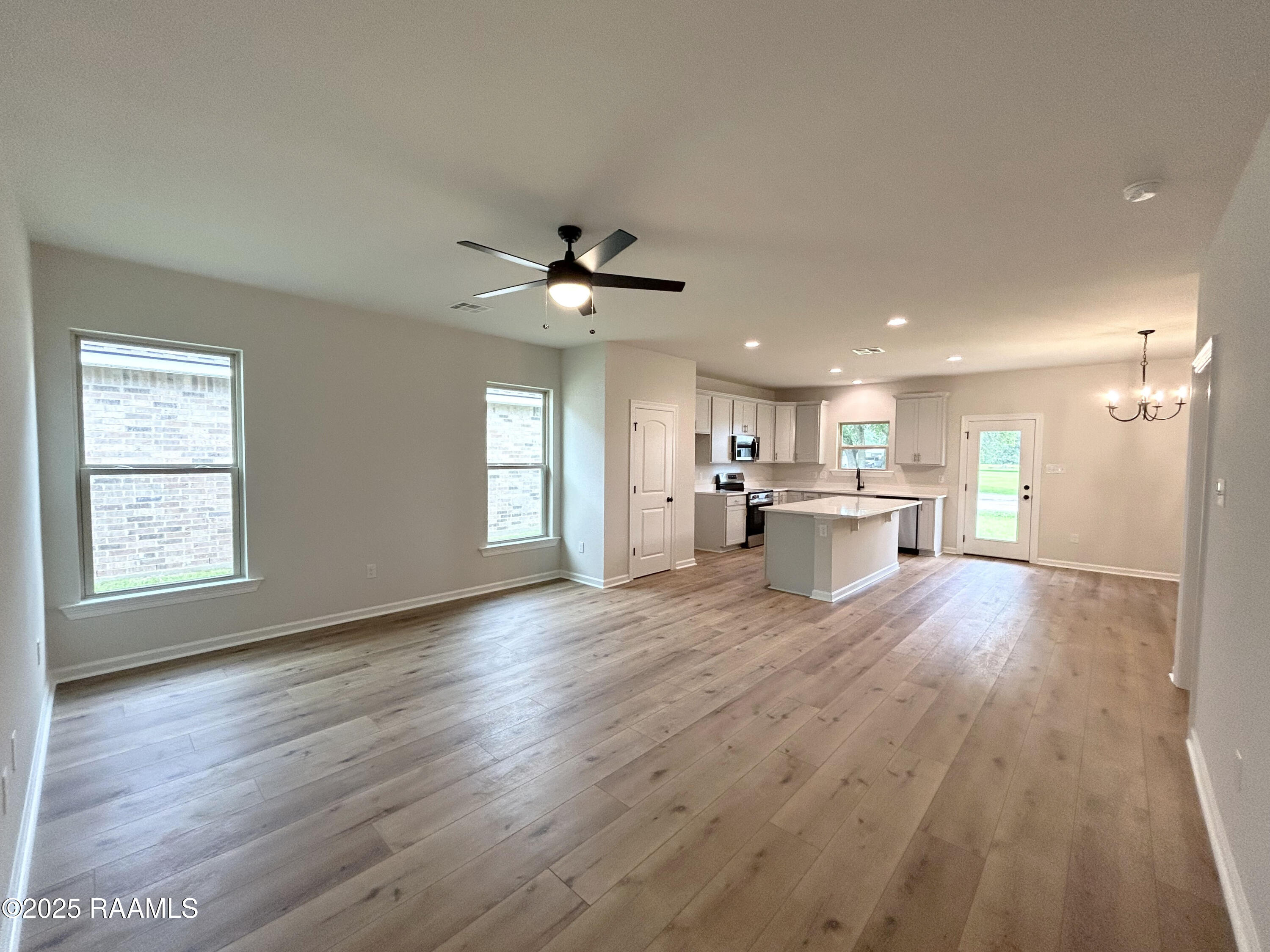 409 Weaver Way Maurice, LA 70555 - Photo 2 of 12 LIVING ROOM