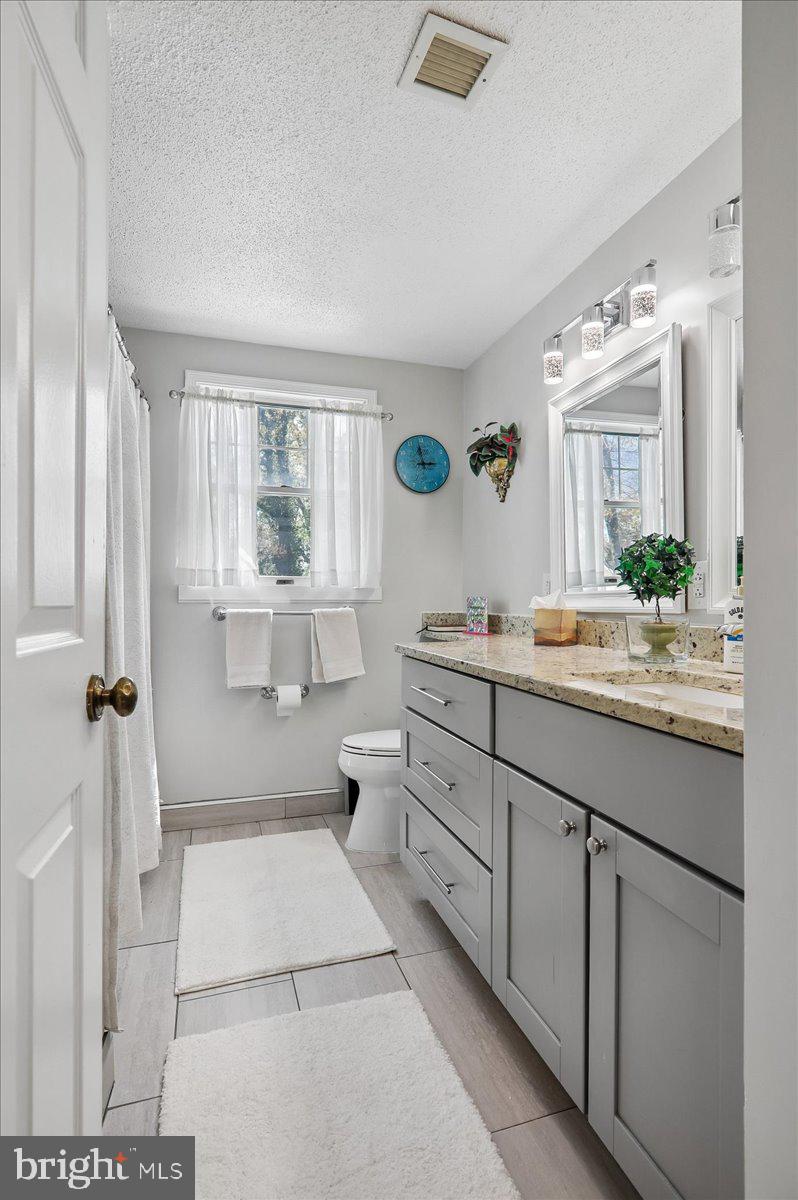 4711 Pole Road Alexandria, VA 22309 - Photo 35 of 49 Hall Bath