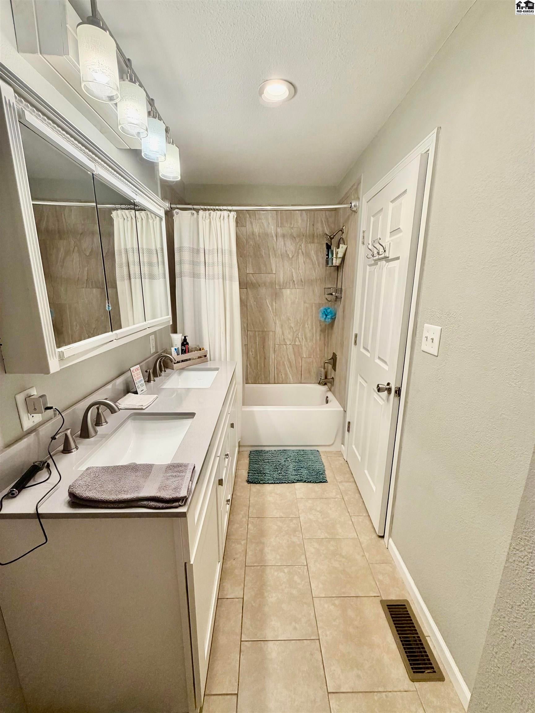 7017 Valley Road Hutchinson, KS 67502 - Photo 20 of 41 Gallery Image 20