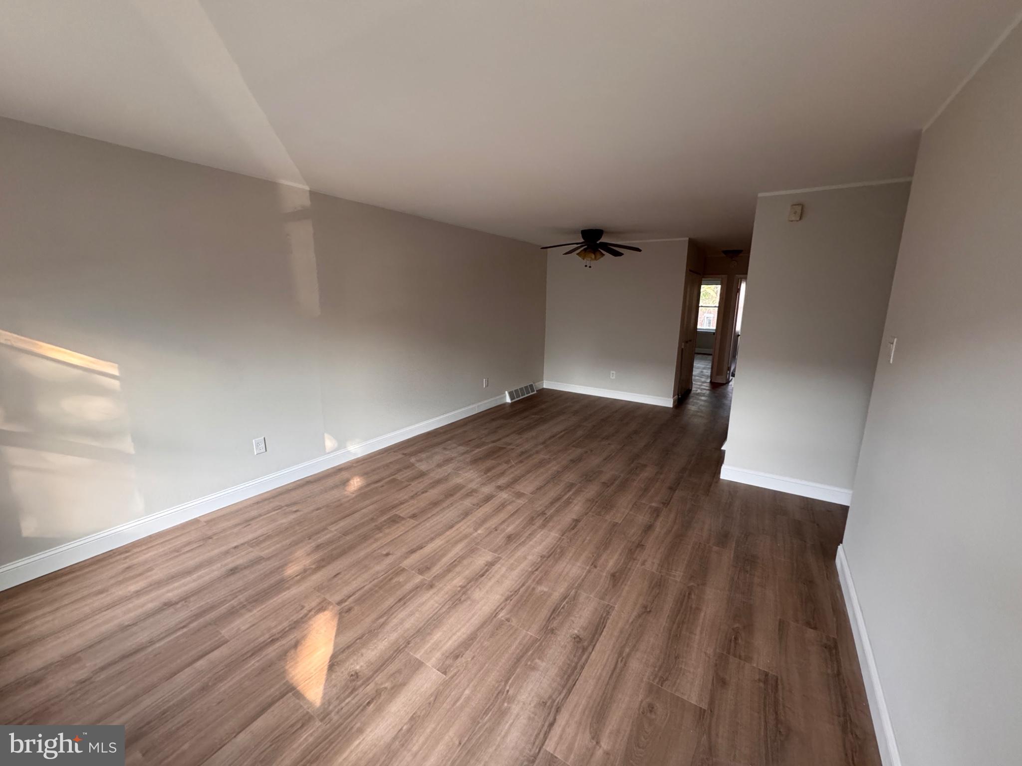 12086 Abby Road Philadelphia, PA 19154 - Photo 4 of 10 Gallery Image 4