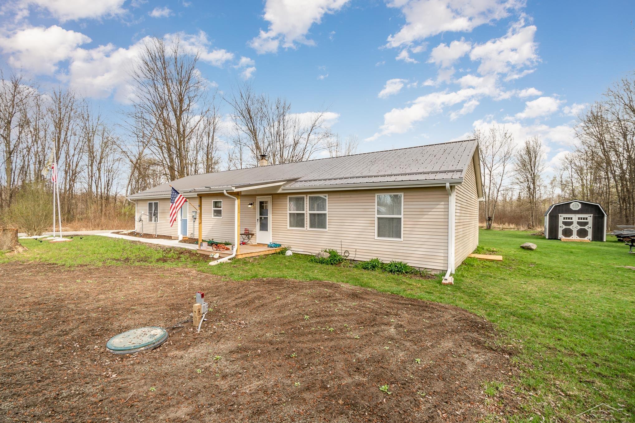 5008 Beaverton Road Beaverton, MI 48612 - Photo 4 of 30