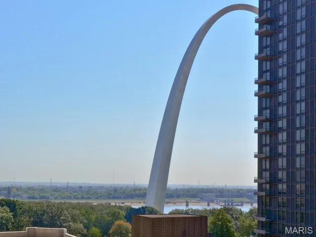 $117,900 | 314 North Broadway, Unit 1005, St. Louis, MO 63102