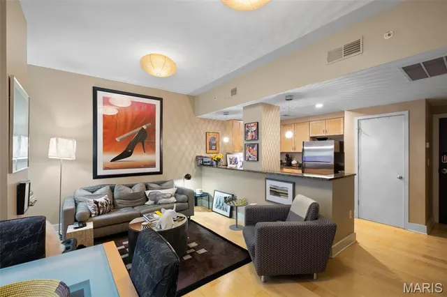 $117,900 | 314 North Broadway, Unit 1005, St. Louis, MO 63102