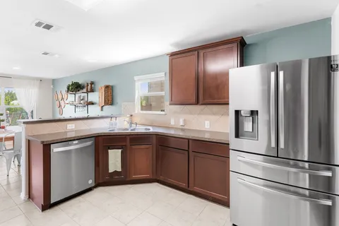 $327,000 | 6735 Plains Crest Drive, Del Valle, TX 78617