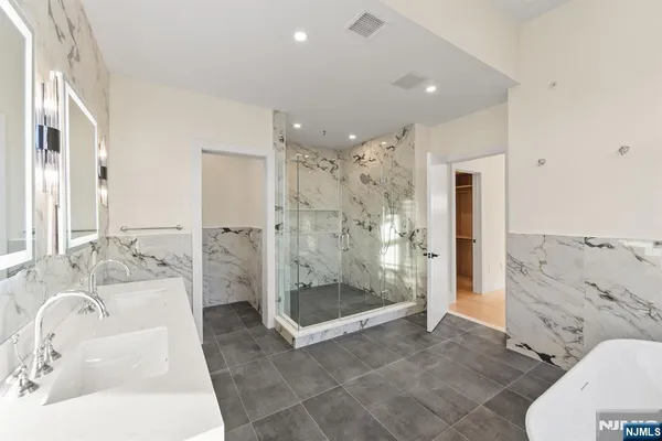 $2,499,000 | 61 Edgewater Road, Cliffside Park, NJ 07010