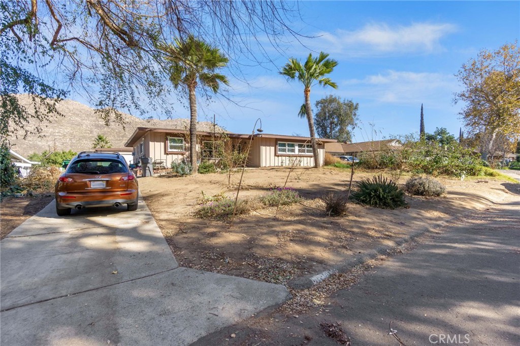 20409 Harvard Way Riverside, CA 92507 - Photo 4 of 52