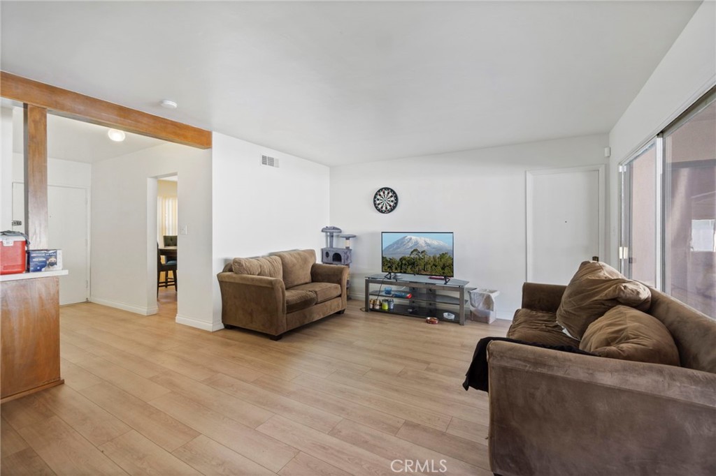 20409 Harvard Way Riverside, CA 92507 - Photo 5 of 52