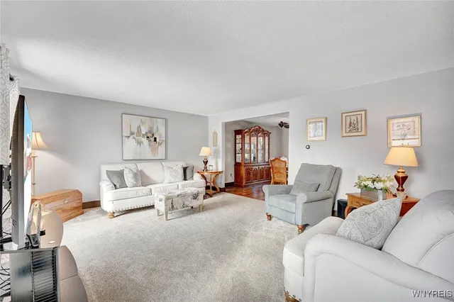 $379,900 | 3540 Howard Road, Hamburg, NY 14075