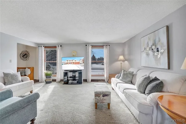 $379,900 | 3540 Howard Road, Hamburg, NY 14075