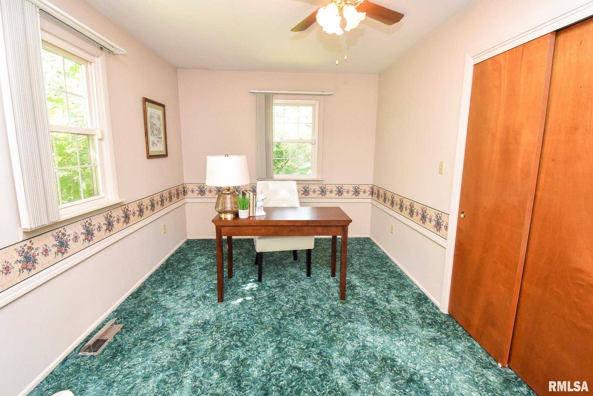 407 Sherwood Park Road Washington, IL 61571 - Photo 16 of 36 Gallery Image 16