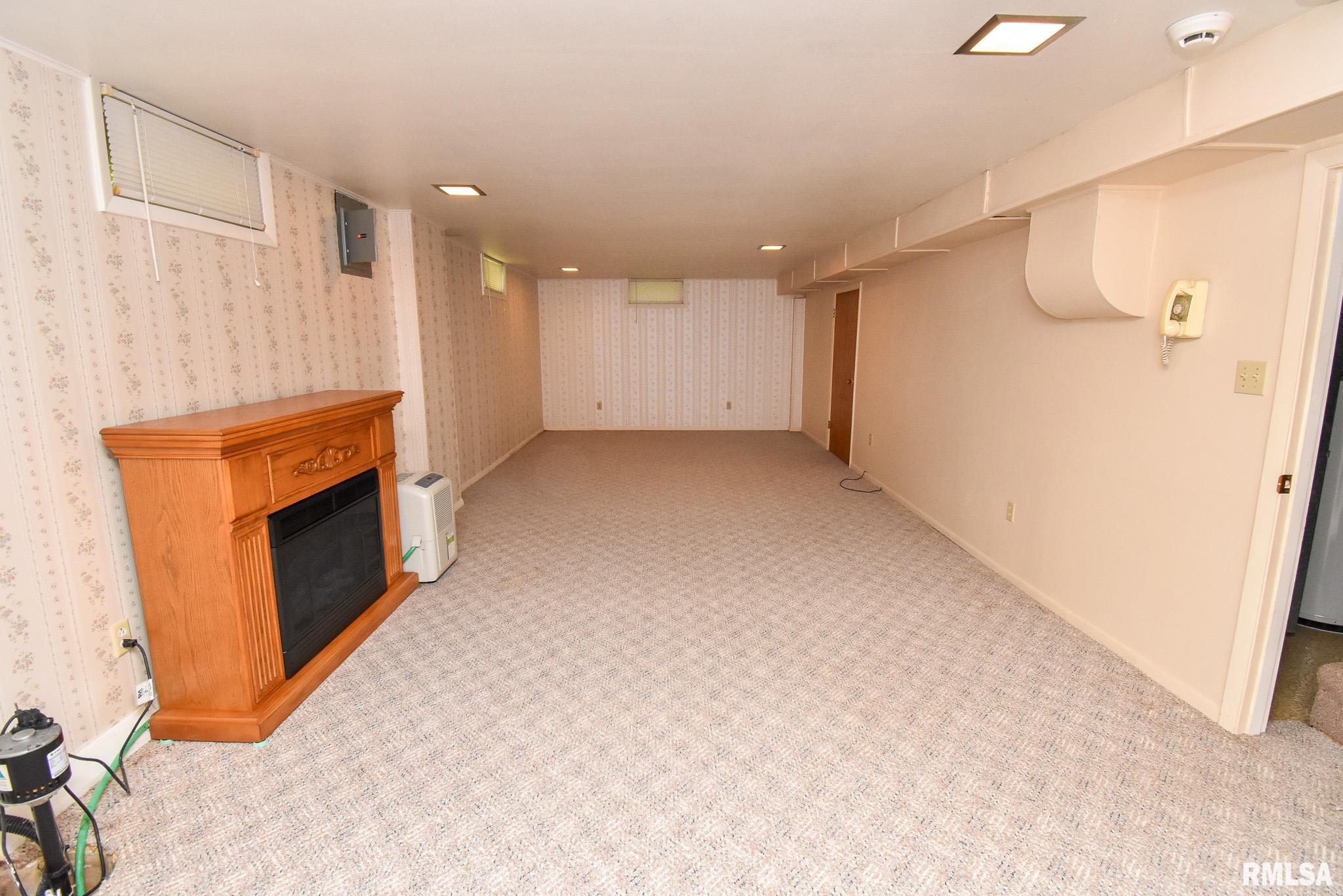 407 Sherwood Park Road Washington, IL 61571 - Photo 20 of 36 Gallery Image 20