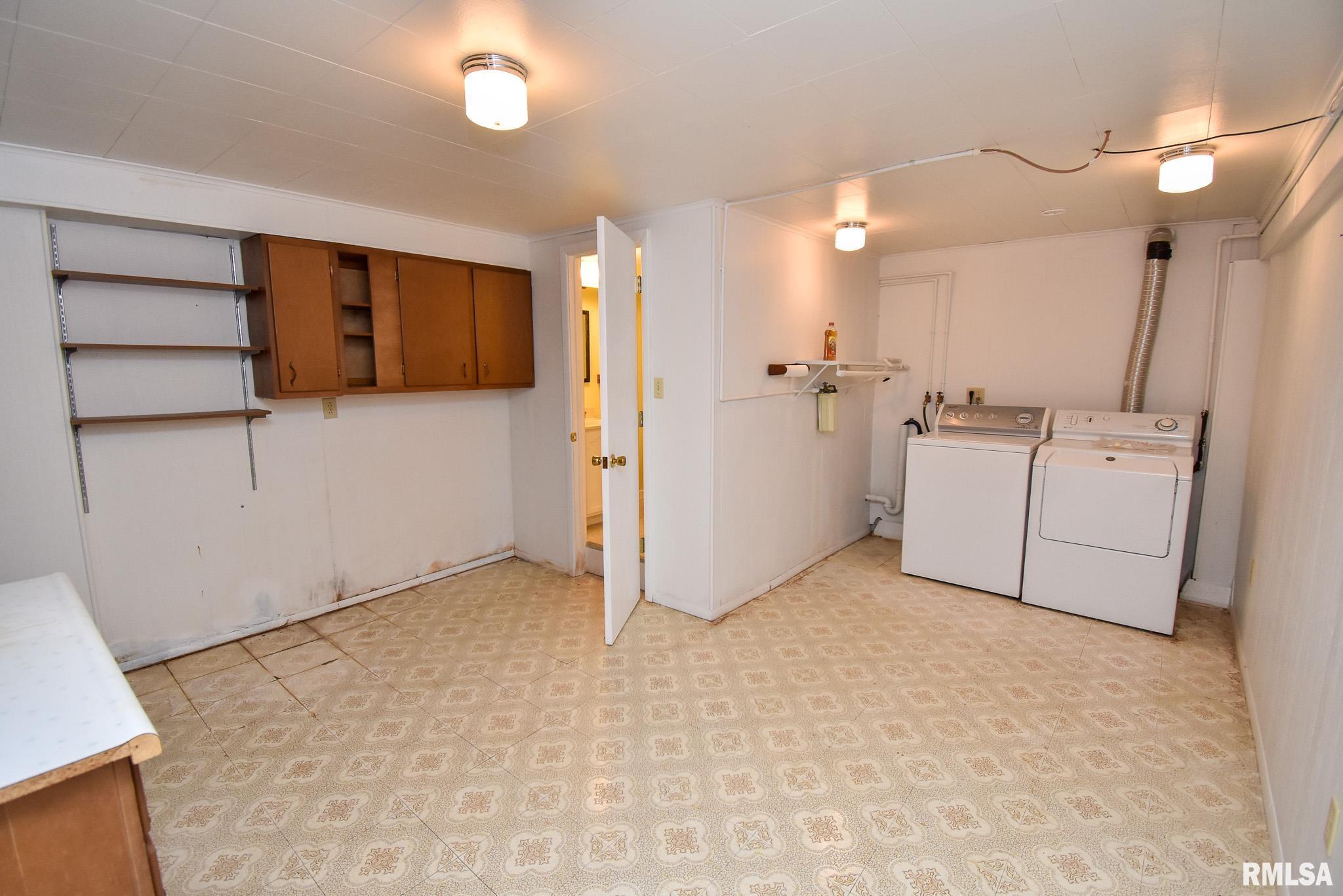 407 Sherwood Park Road Washington, IL 61571 - Photo 27 of 36 Gallery Image 27