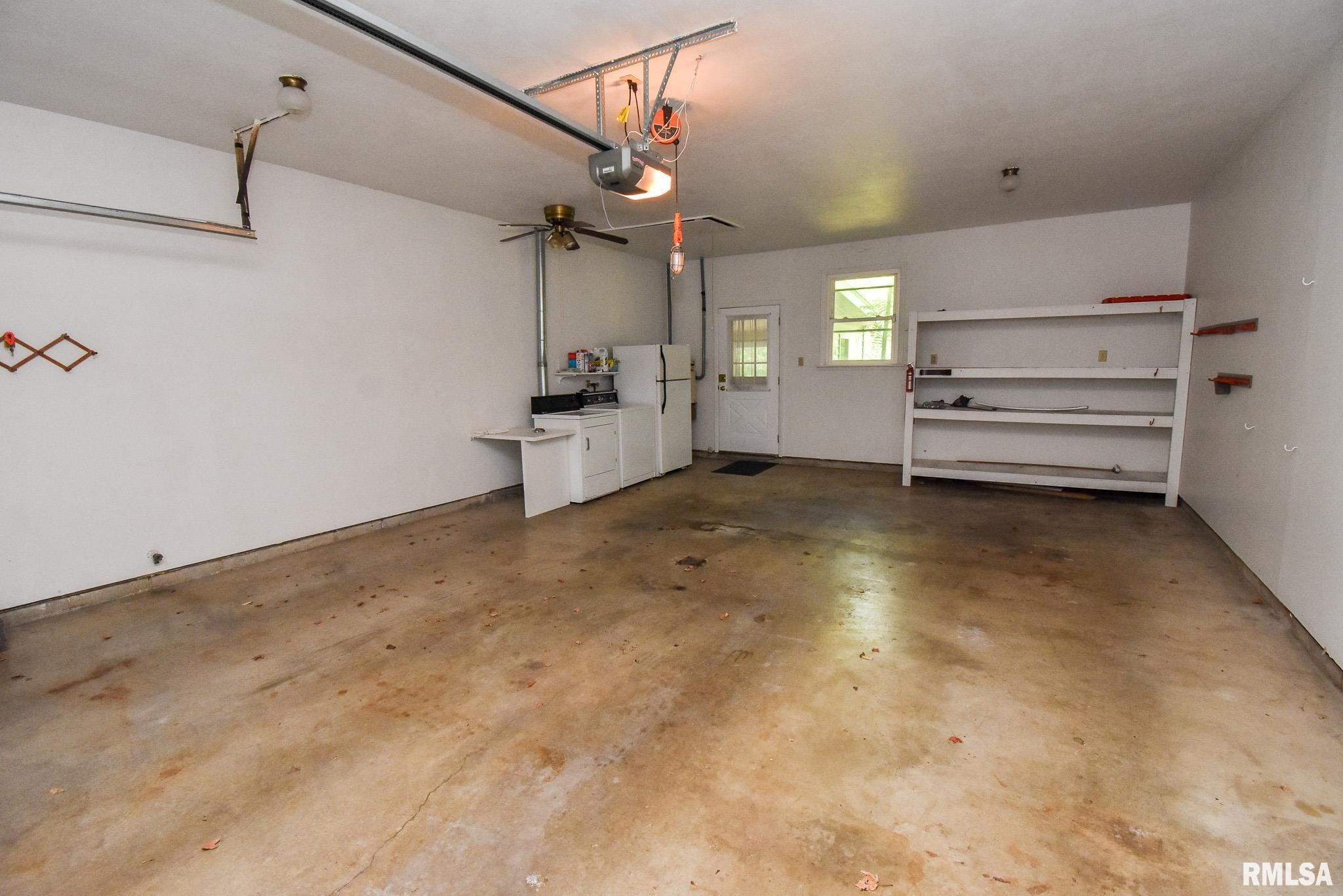 407 Sherwood Park Road Washington, IL 61571 - Photo 31 of 36 Gallery Image 31