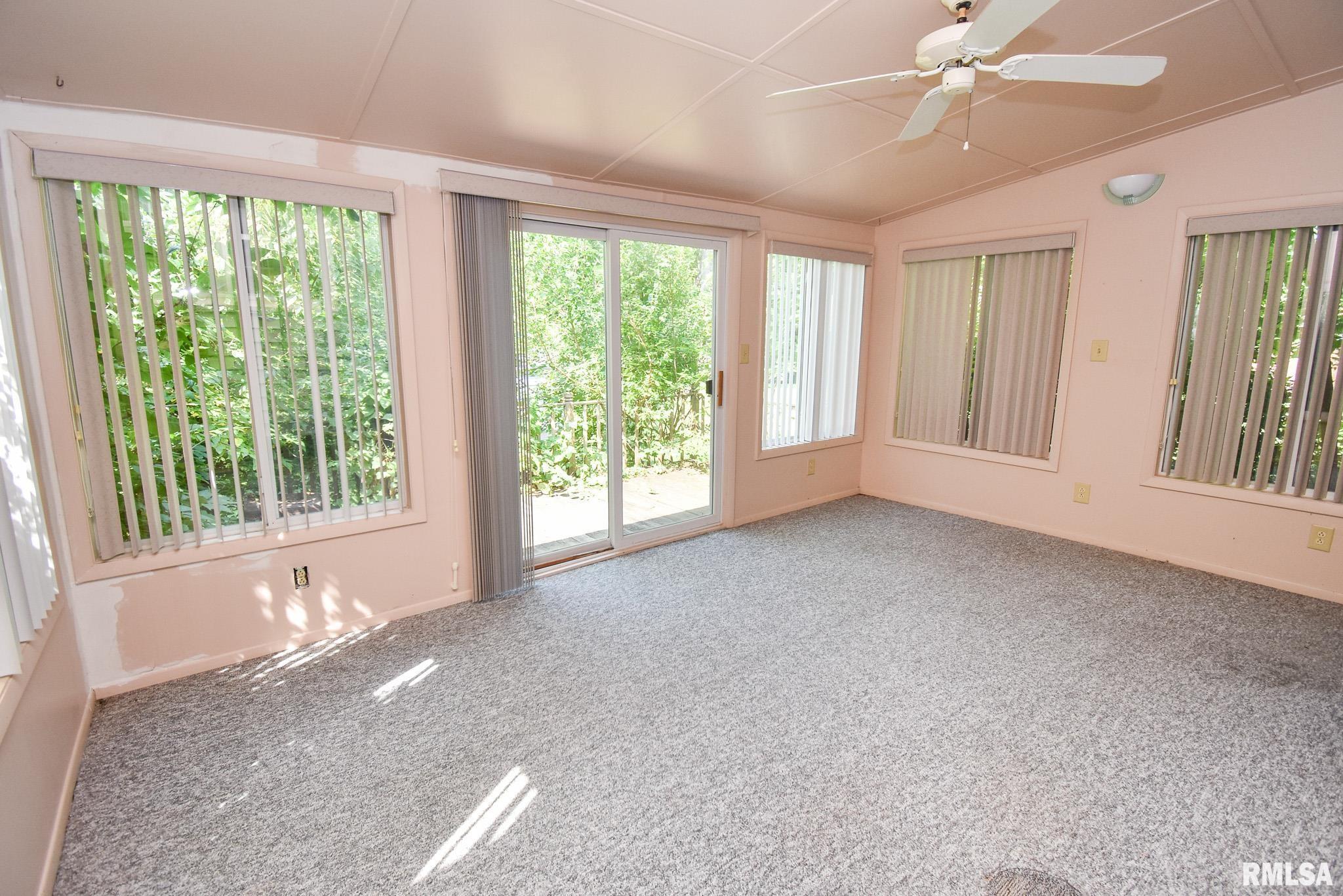 407 Sherwood Park Road Washington, IL 61571 - Photo 33 of 36 Gallery Image 33