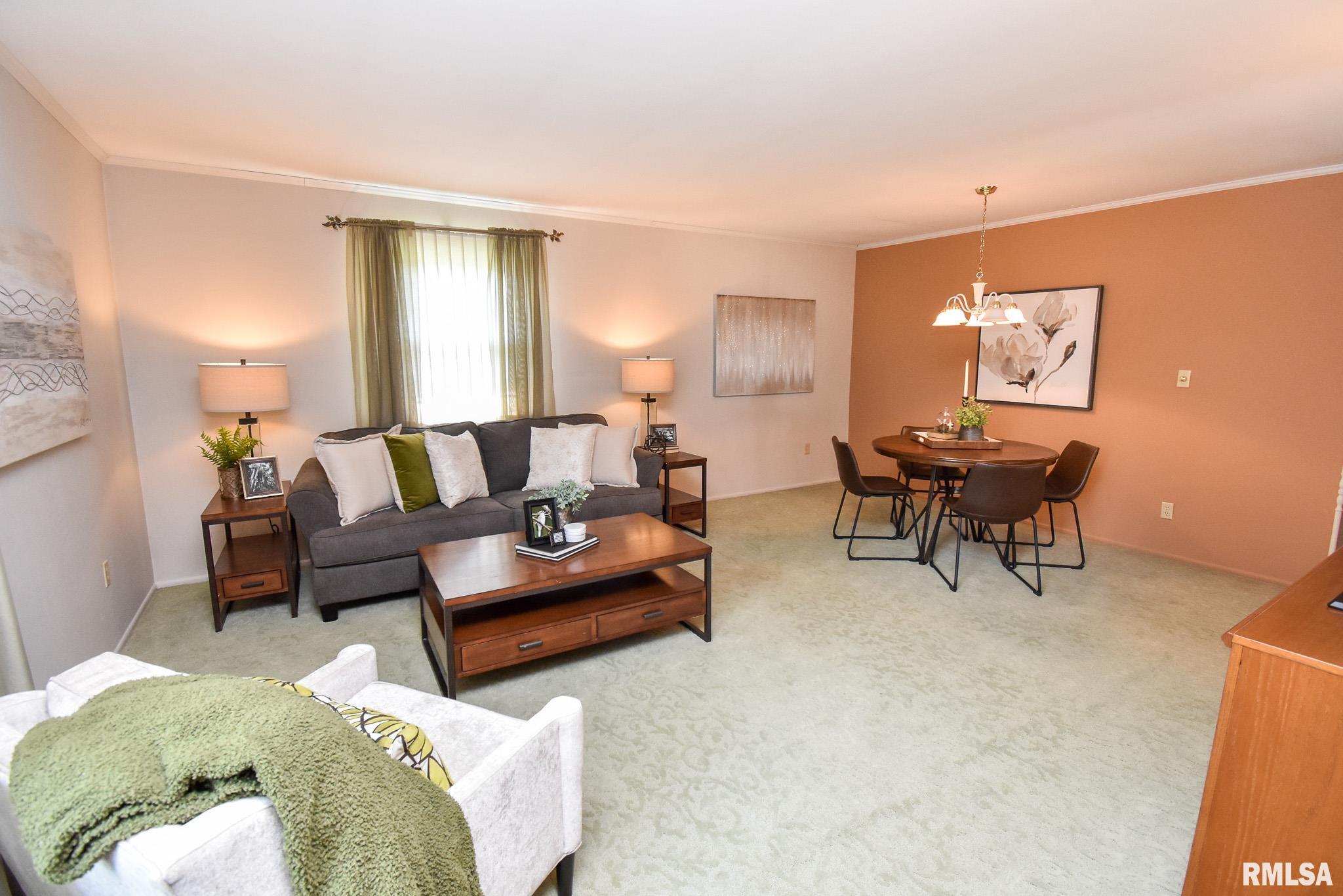 407 Sherwood Park Road Washington, IL 61571 - Photo 5 of 36 Gallery Image 5