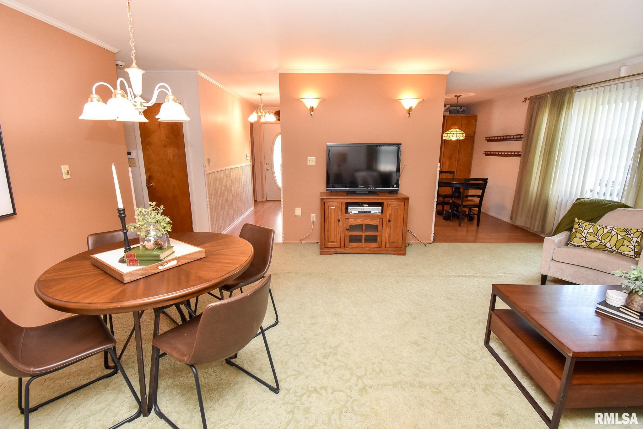 407 Sherwood Park Road Washington, IL 61571 - Photo 7 of 36 Gallery Image 7